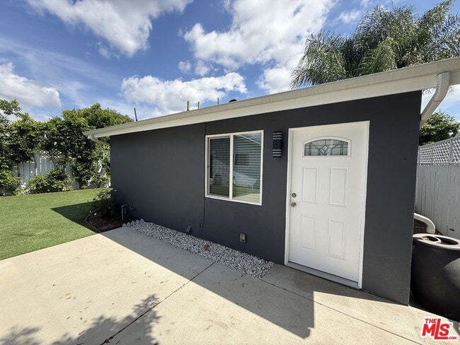 Building Photo - 7512 Jamieson Ave