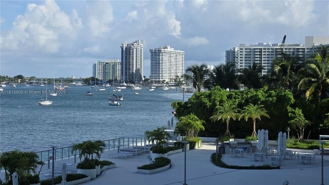 Photo - 1000 West Ave Unidad 322 Rental