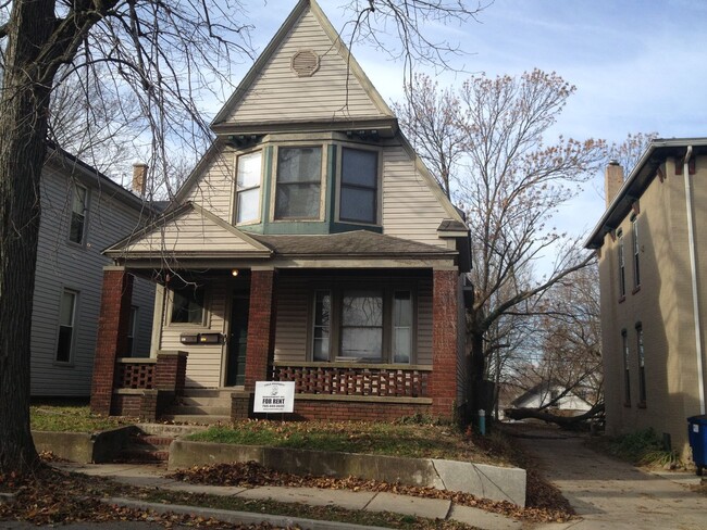 Building Photo - 638 N 8th St Unit #1