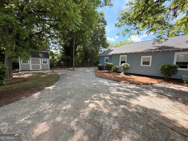 Photo - 136 E 5th St