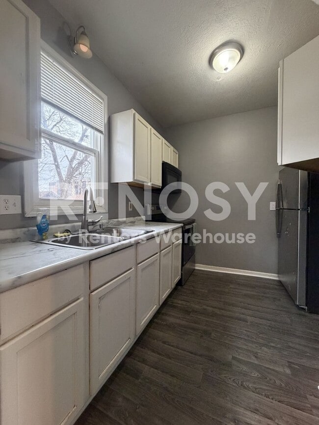 Photo - 2540 12th Ave S
