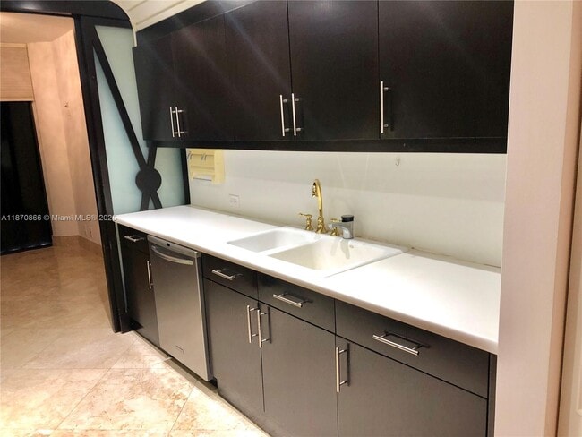 Photo - 2800 Island Blvd Unit 902