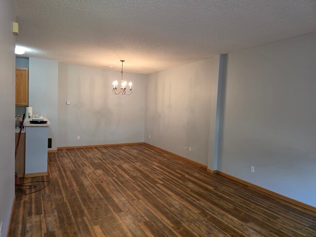 Photo - 821 Willow Glen Ct