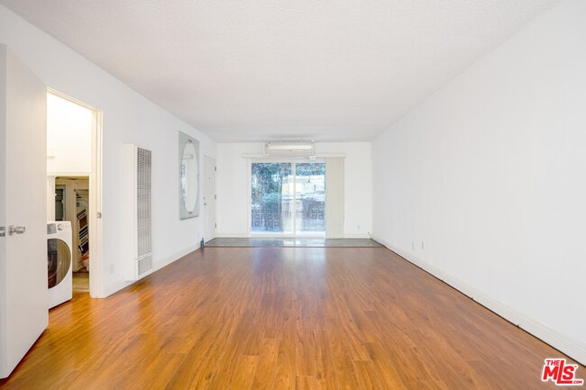 Photo - 446 S St Andrews Pl Unit 3