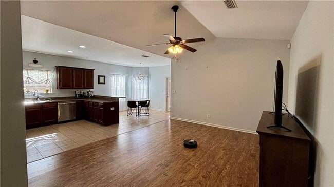 Photo - 4085 Nottingham Dr