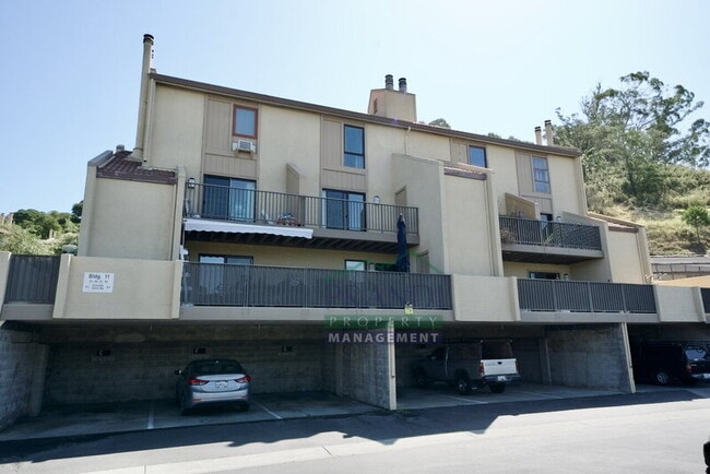 Building Photo - 100 Marin Center Dr Unit #64
