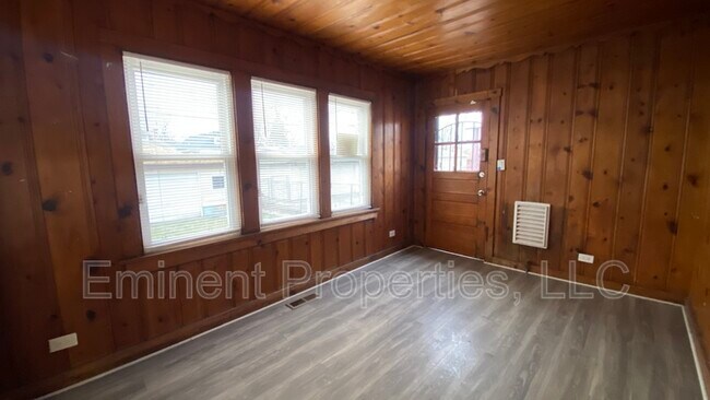 Photo - 10016 S Morgan St