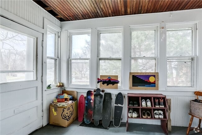Building Photo - 5184 St Paul Blvd Rental