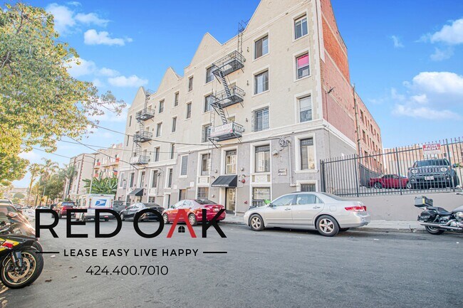 Photo - 425–427 S. Grand View St Unidad 5310