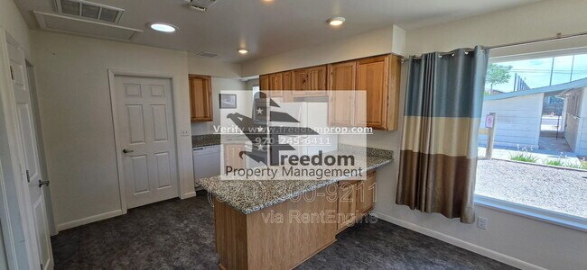 1010 Orchard Ave