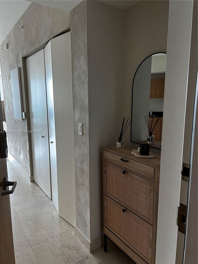 Photo - 350 S Miami Ave Unidad 3302