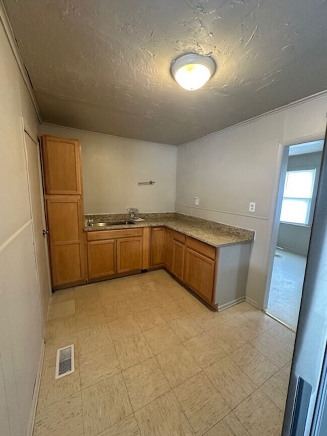 Photo - 3 Bedroom 1 Bath Home For Rent