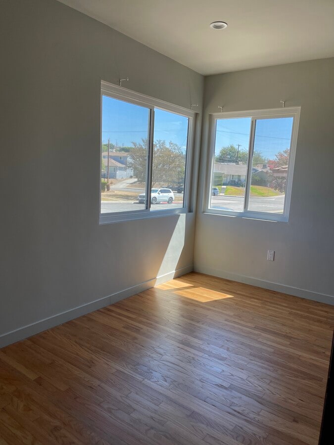 Photo - 408 Elmgate St