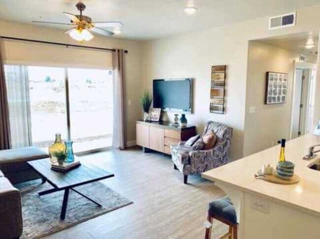 Photo - 1128 S 820 E Unidad #2 - 302