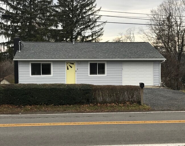 Photo - 478 Tyrone Rd