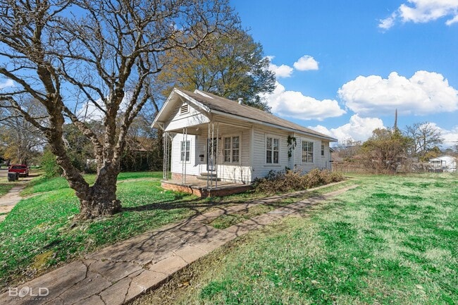 Photo - Check This Charming 1 Bed 1 Bath Out!