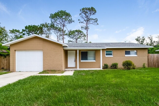 Building Photo - 2843 Kinnon Dr