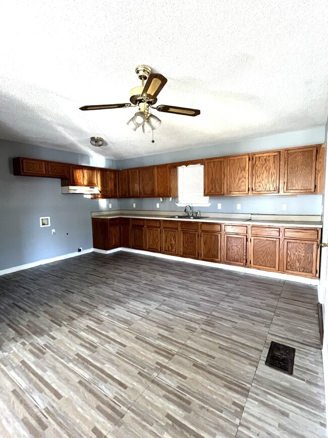 Photo - 318 Hill Ave