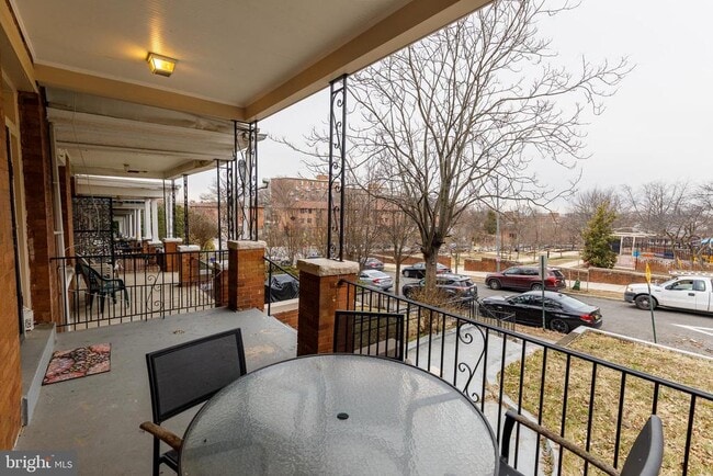 Building Photo - 1113 Clifton St NW