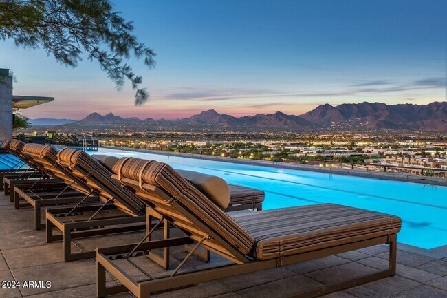 7180 E Kierland Blvd