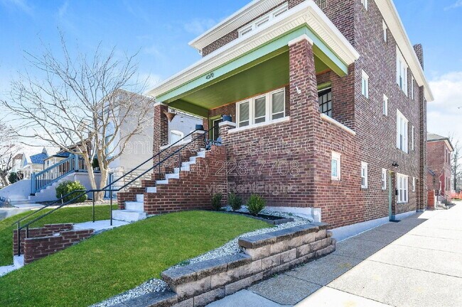 Photo - 4370 Swan Ave