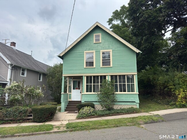 10 Henry St