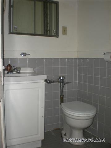 Building Photo - 137 Park Dr