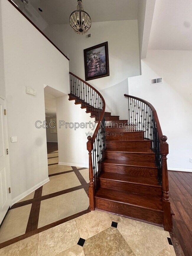 1908 Mt Powell Ct