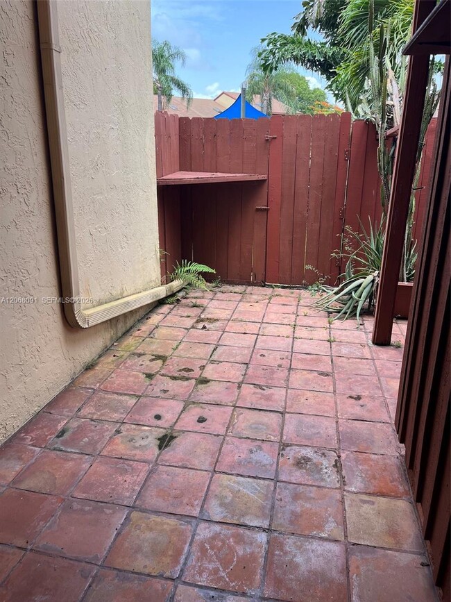 Photo - 463 SE 14th St Unidad 463