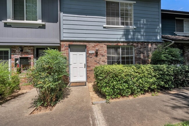 3926 Oak Villa Cir