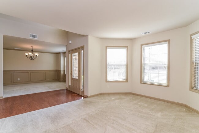 Photo - 3258 Sag Harbor Ct NE