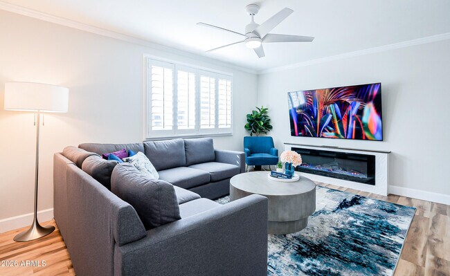 4243 N Miller Rd