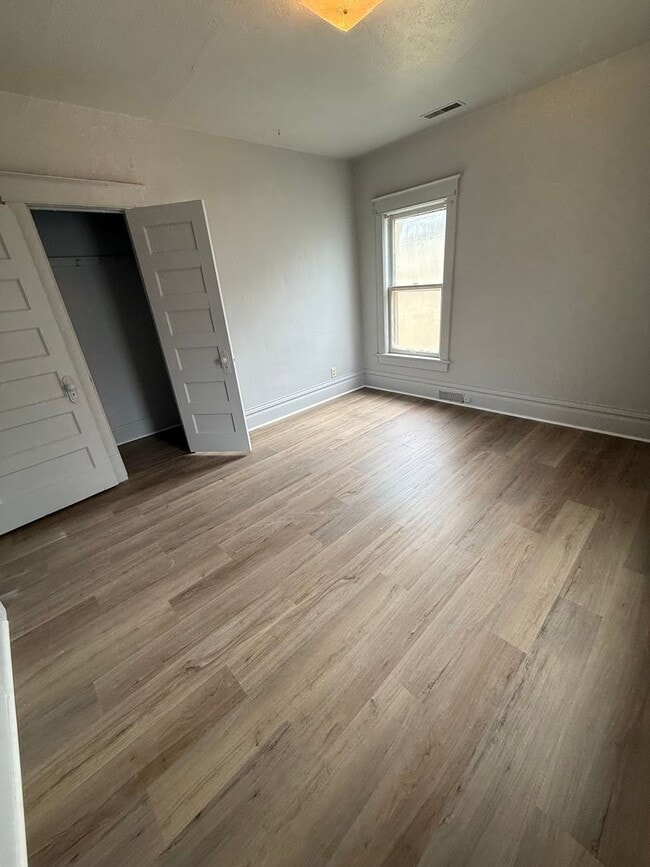 Photo - 415 George St Unit Upstairs