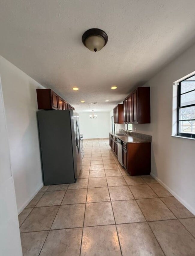 Photo - 3/2/1 with screened in patio/pool