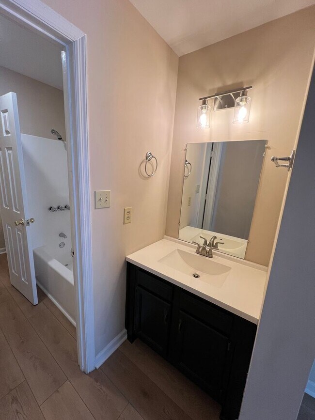 Photo - 2 bed 1 bath Available now! Unit 303