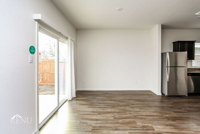 Photo - 788 Oakhurst Dr