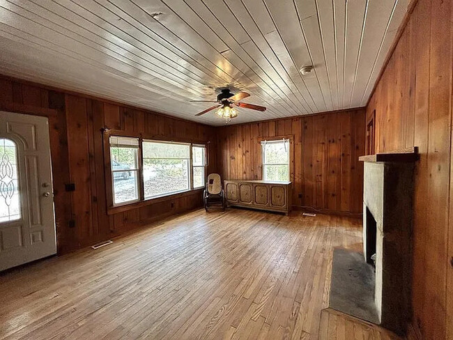 Photo - 4 Bedroom 2 Bathroom