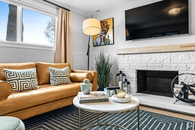 Building Photo - Cozy 2B/1B Unit A I Near Gonzaga/WSU/EWU &... Rental