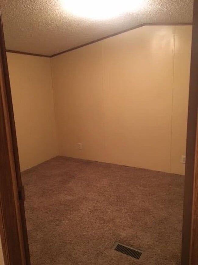 Photo - 2 bed 1 bath Country home