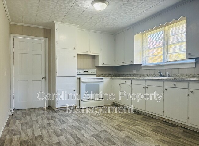 Photo - 801 W 2nd Ave