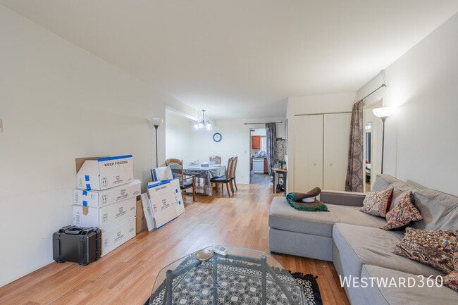 Photo - 10409 Dearlove Rd Unit BG