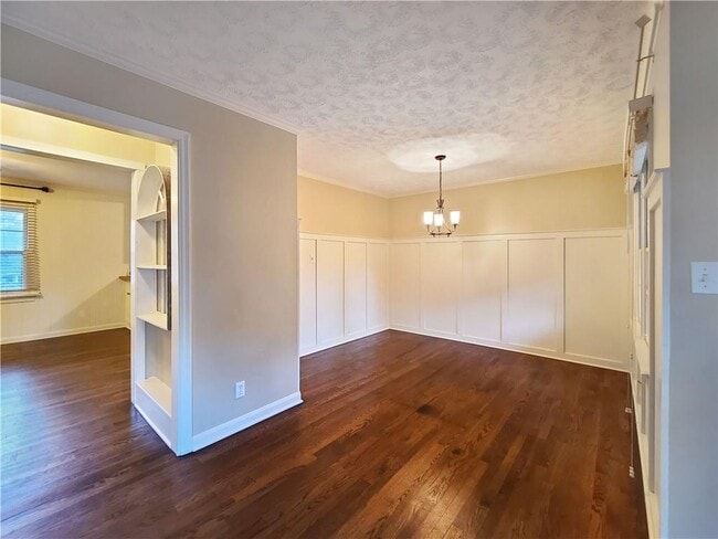 Photo - 2172 Pawnee Dr SE