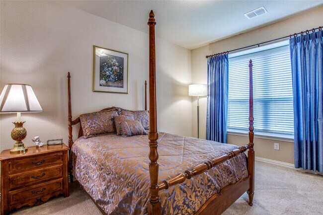 Photo - 4216 Hialeah Dr Unit B