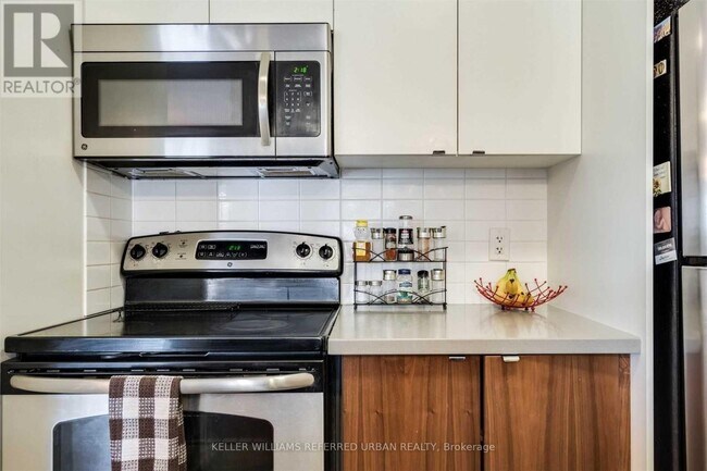 Photo - 541 Winston Rd
