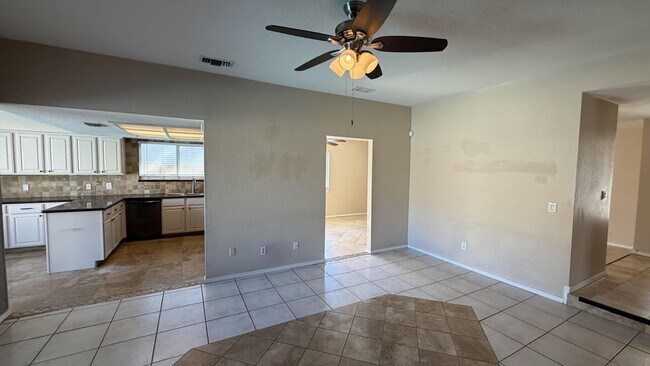 Photo - 4624 W Chicago St