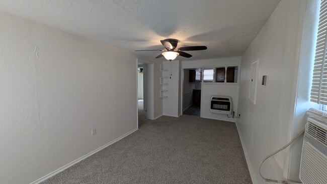 Photo - 320 W Dill St