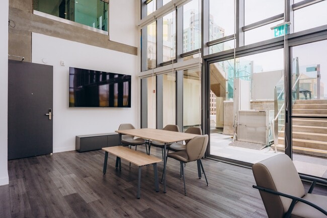 TENTEN Campus Glendale