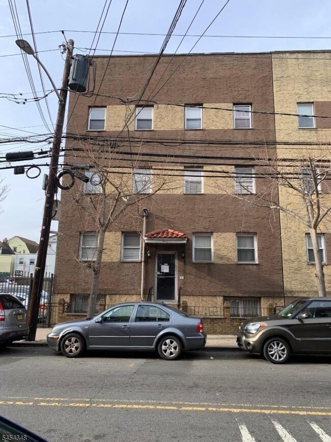 Building Photo - 600 N 6th St Unit B2