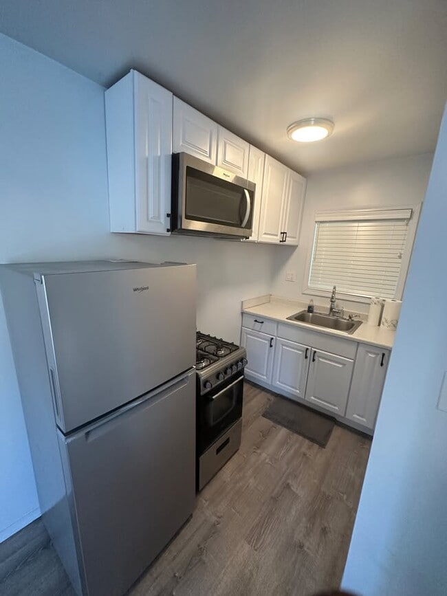 Photo - 8706 Cadillac Ave Unit .5