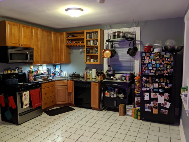 Photo - 1846 W Melrose St Unit 1